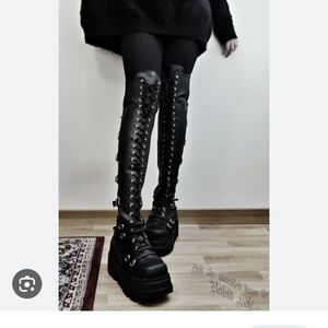 Demonia shaker 350 size 8